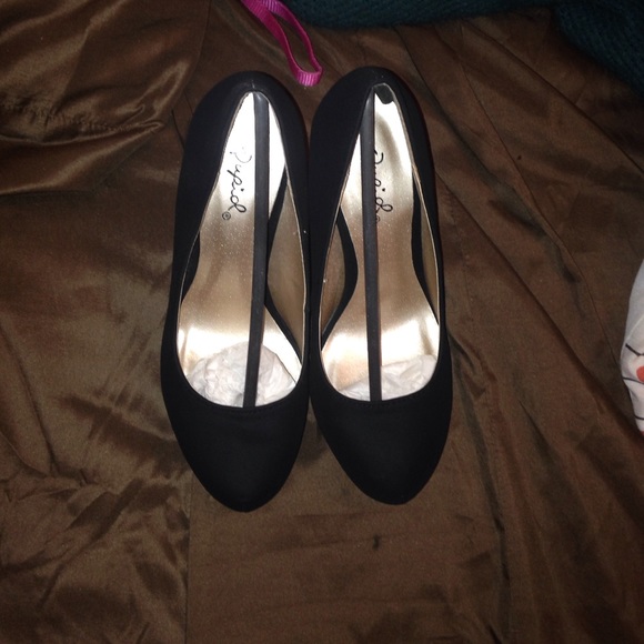Pumps - Picture 3 of 4