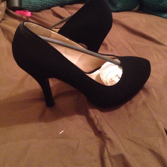 Pumps - Picture 4 of 4