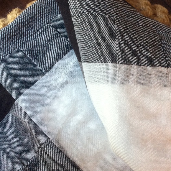 Urban Outfitters Large Plaid Black & White Scarf - Picture 3 of 3