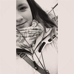 Meet your Posher, Lina