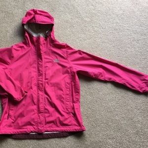 The north face windbreaker women's size medium