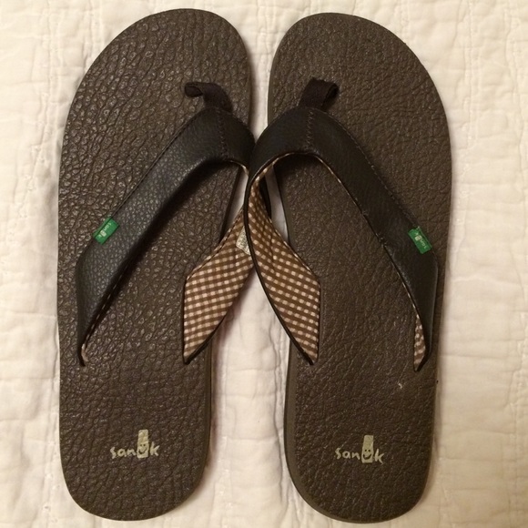 Sanuk yoga mat flip flops