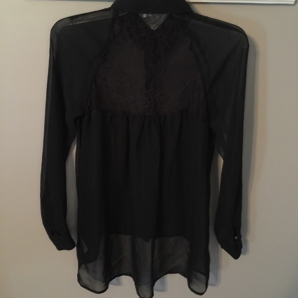 Adorable Black Sheer Blouse with Lace back Hi-Lo - Picture 2 of 3