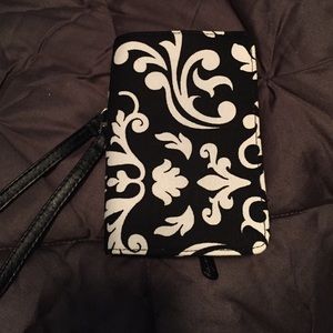 Black white wristlet