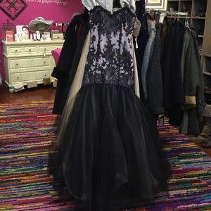 Beautiful NWT Love 16 black lace dress