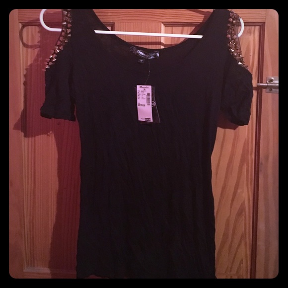 Spiked Short sleeve blouse