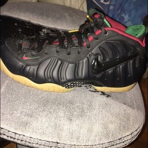 GUCCI FOAMS 9/10
