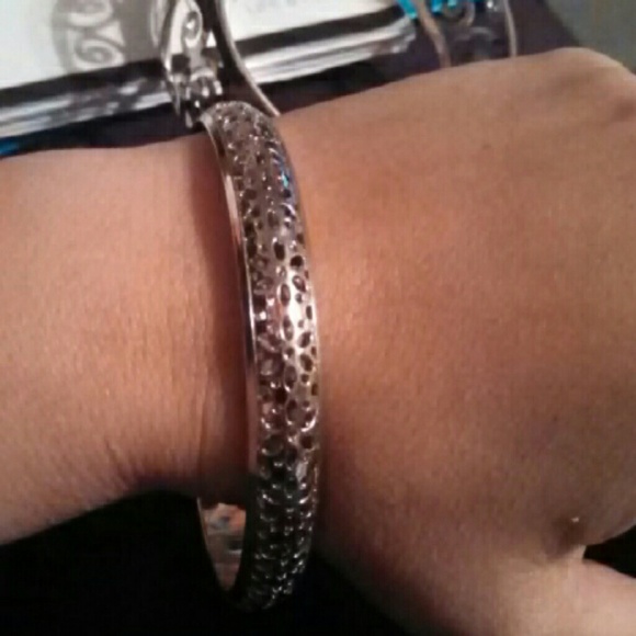 Silver bracelet with design