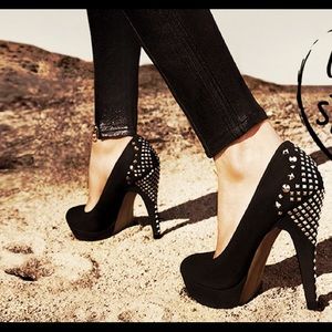 Gorgeous Vince Camuto 4" Black Studded Heels, 7M