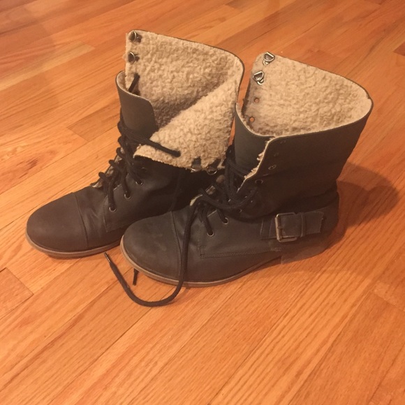 LC Lauren Conrad black faux fur boots