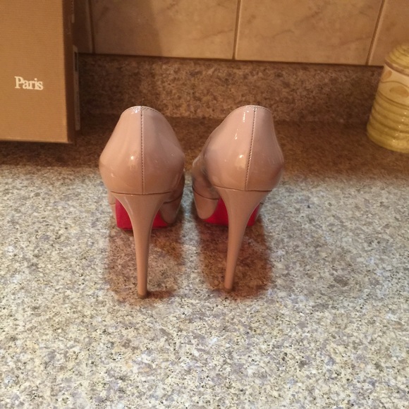 Christian Louboutin Nude Pumps - Picture 4 of 4