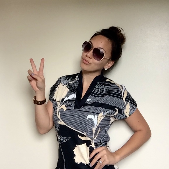 Meet Your Posher!๐๐๐๐ผ - Picture 3 of 4