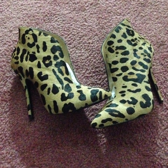 Steve Madden Leopard Booties Ankle Boots 6