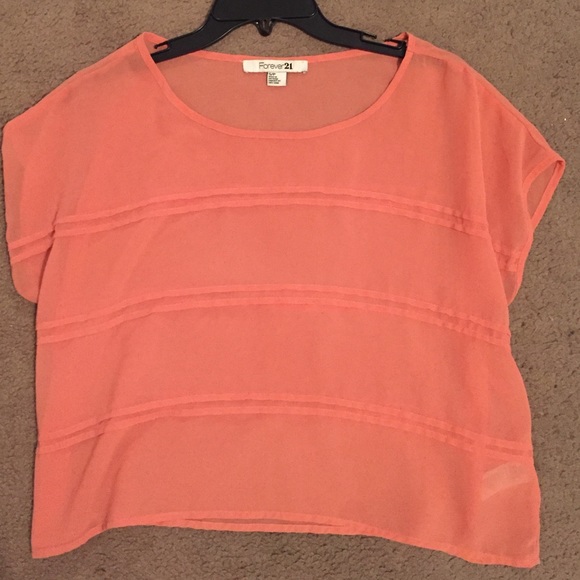 Cute, loose top - Picture 2 of 3