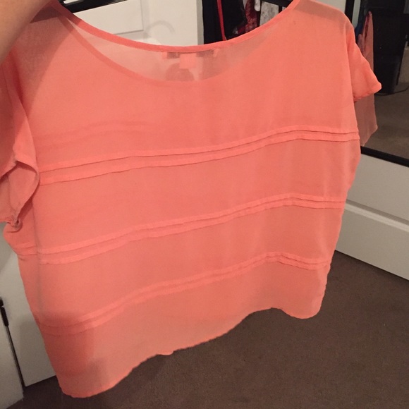 Cute, loose top - Picture 3 of 3