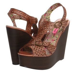 Betsey Johnson Calico Wedge 8.5