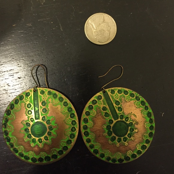 Green gold earrings