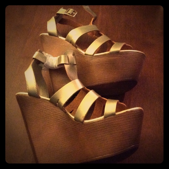 Rose gold Wedge heels - Picture 1 of 3