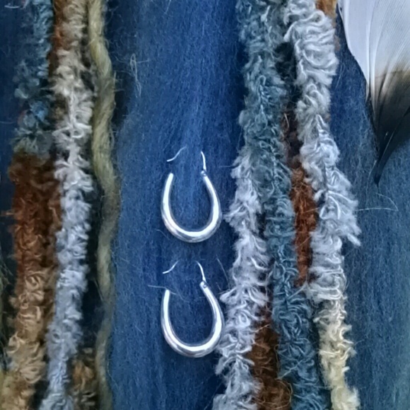 EARRINGS - Picture 2 of 2