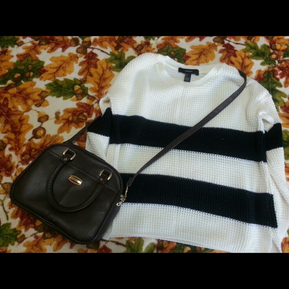 Vintage style dark brown cross body bag