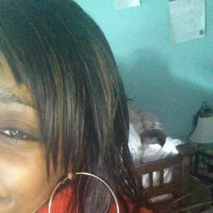 Meet your Posher, Tiara