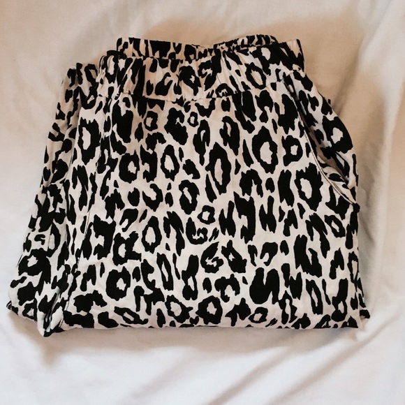 🌞Forever 21 Leopard Pants🌞