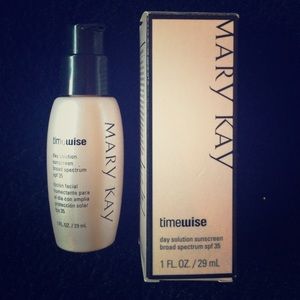Mary Kay Day Solution Sunscreen