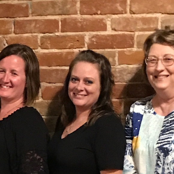 Meet your Posher, Dawn - Picture 3 of 3