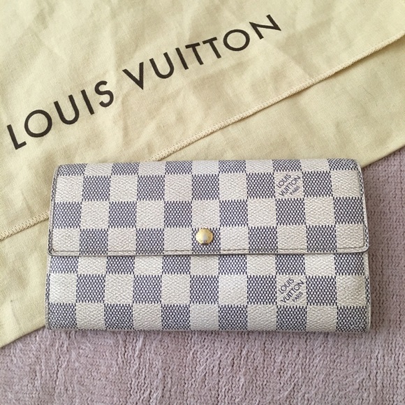 Louis Vuitton Handbags - Lv wallet
