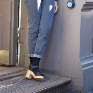 Black fashion clogs super trendy !!!