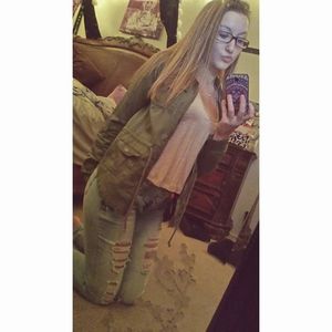 Meet your Posher, Makenzie