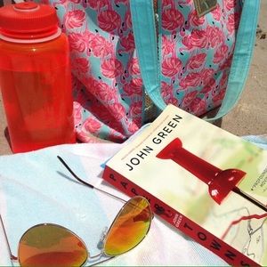 Lilly Pulitzer Beach Tote in "Gimmie Some Leg"