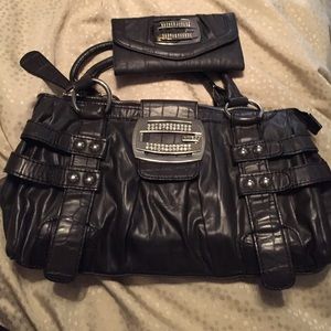 Guess purse with matching wallet