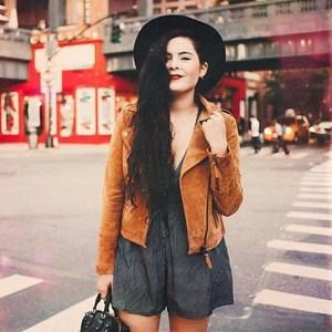 Meet your Posher, Noelle