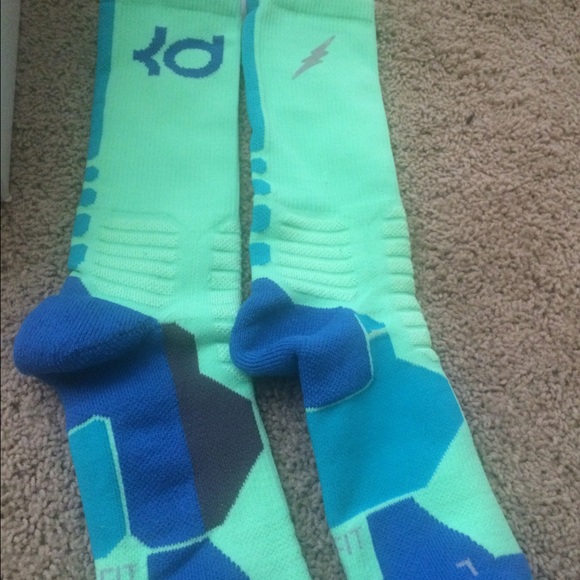 kd 6 socks