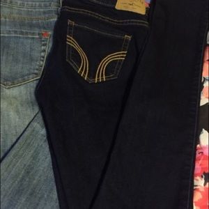 SIZE 1 HOLLISTER JEANS ONLY