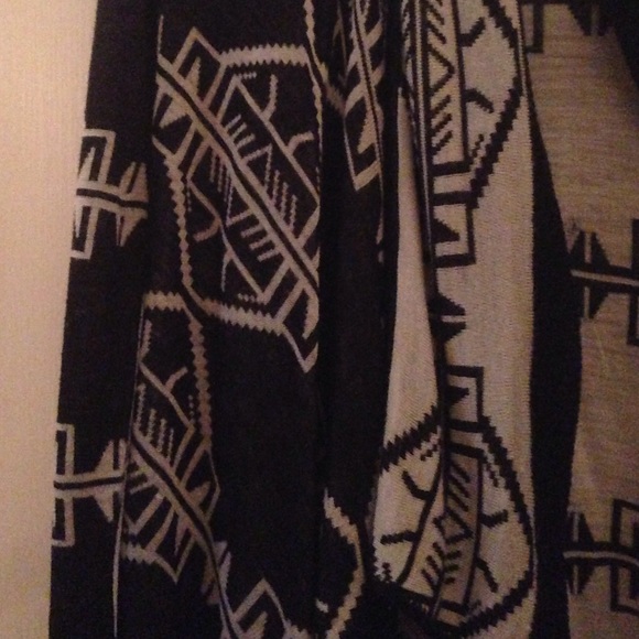 Aztec Sweater - Picture 2 of 3