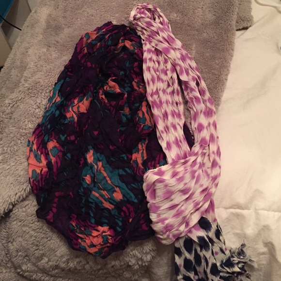 2 scarves
