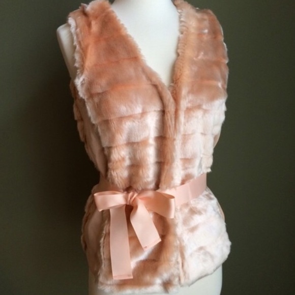 FAUX FUR PINK VEST - Picture 4 of 8