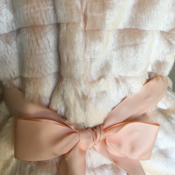 FAUX FUR PINK VEST - Picture 2 of 8