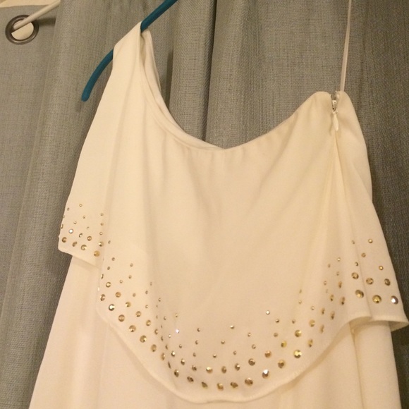 White dress with gold gem detail - Picture 2 of 4