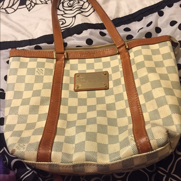 Purse ๐ - Picture 1 of 4