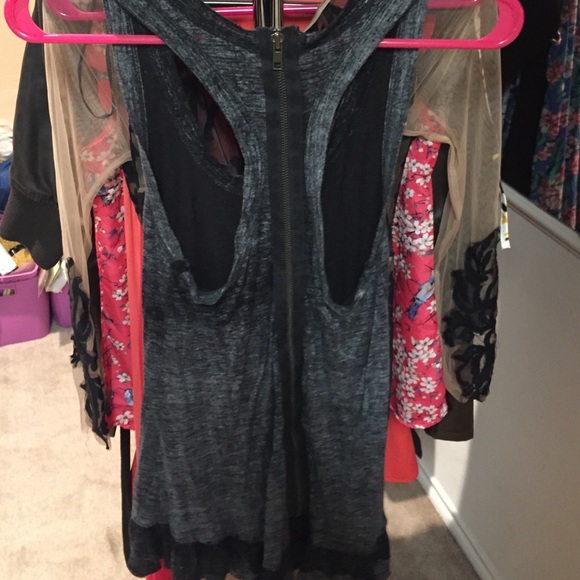 Black Razor Back Tank - Picture 2 of 2