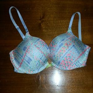 VICTORIA SECRET PUSH UP BRA 32D