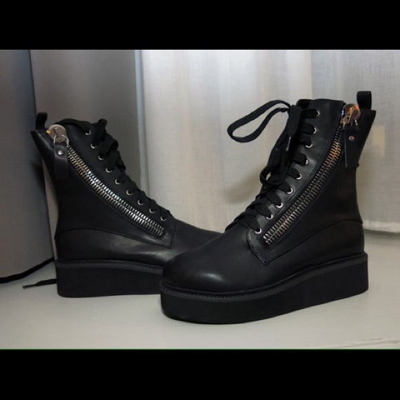 Looking for a pair of unif trench boots! Size 8 - Picture 1 of 1