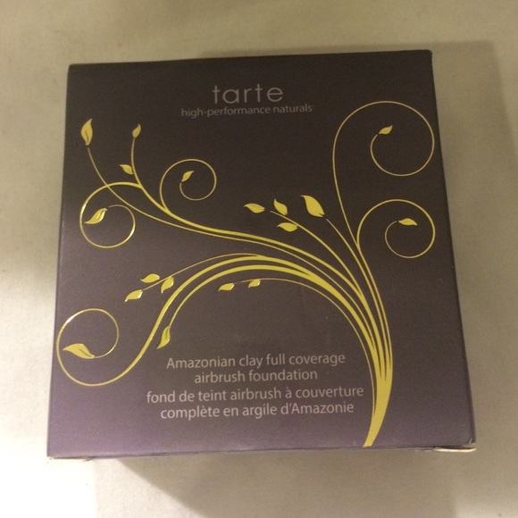 Tarte Amazonian Clay airbrush foundation