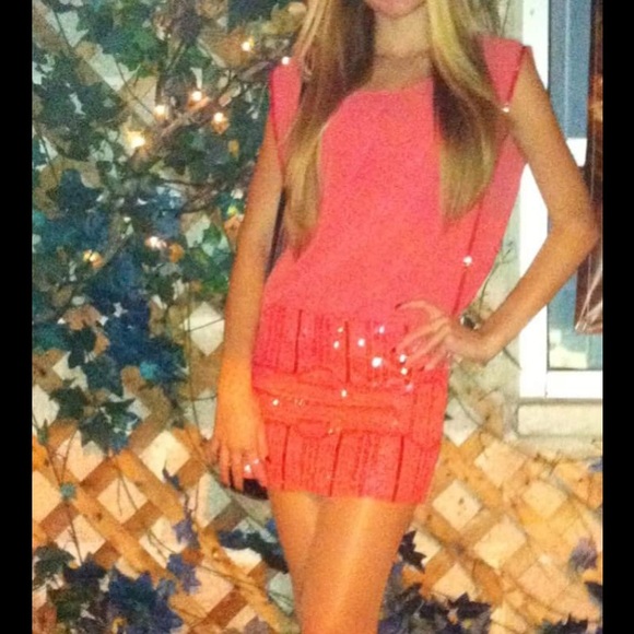 Stunning coral sequin short dress - Picture 3 of 3