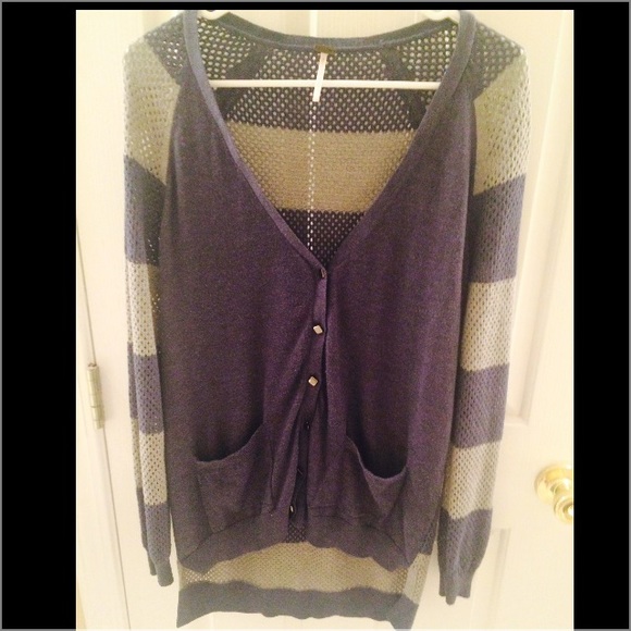 Super cute button down sweater! Blue & grey