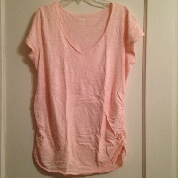 Old Navy maternity T-Shirt