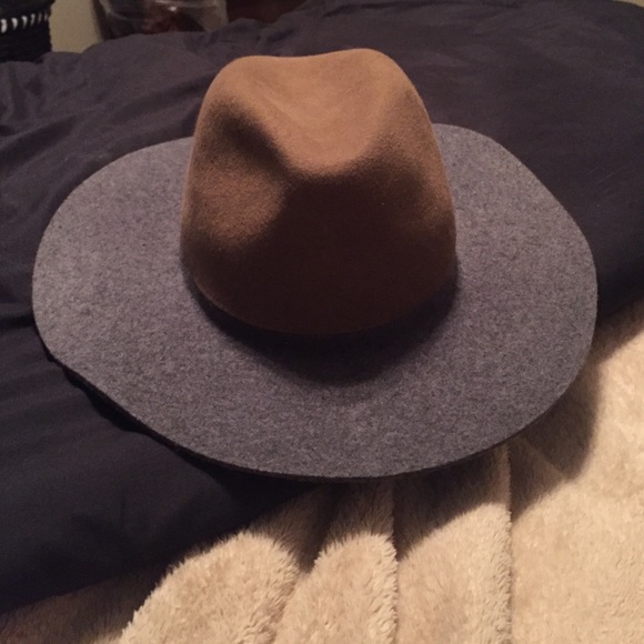 Zara Wool Two-toned hat